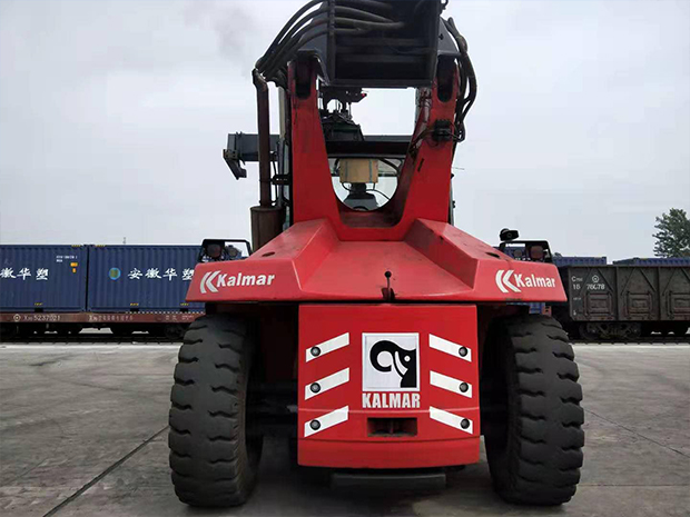 used-reach-stackers-sample-1